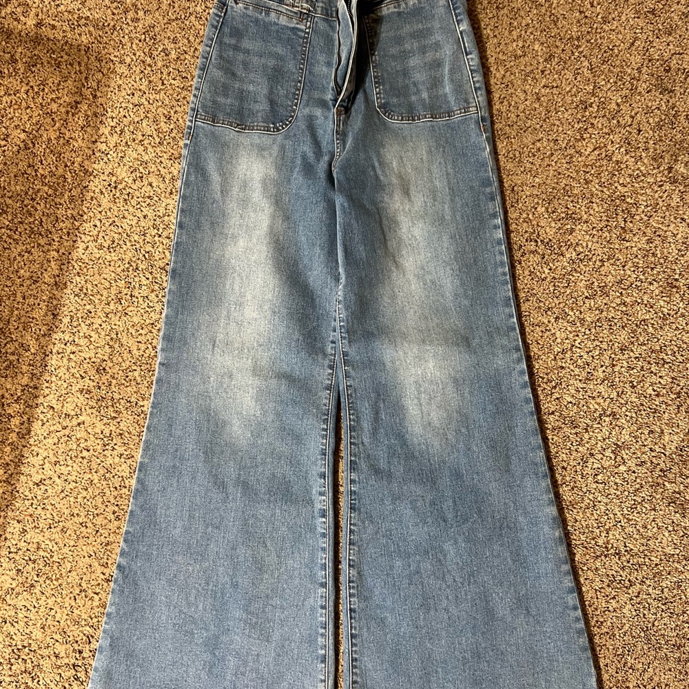 High-Rise Blue Wide-Leg Denim Jeans with Front Patch Pockets